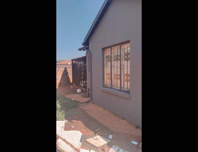 3 BEDROOM HOUSE FOR SALE IN THE ORCHARDS
